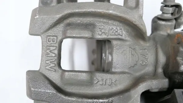 BMW F39 F45 F48 MINI F54 F60 Vasemman Takajarrusatula image 4