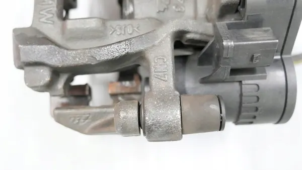 BMW F39 F45 F48 MINI F54 F60 Vasemman Takajarrusatula image 5