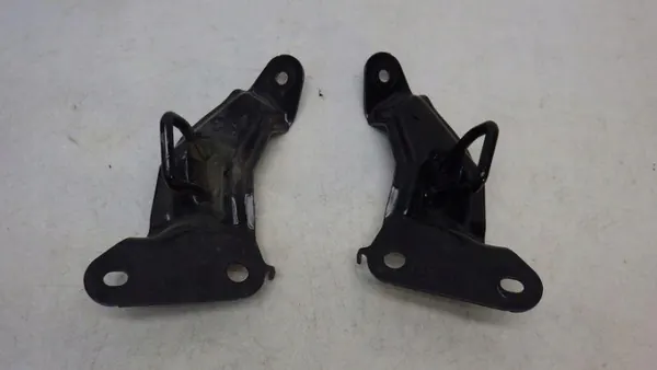 Mazda 3 IV BP Kombi baksätesfäste OEM image 3