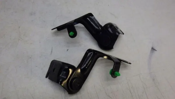 Mazda 3 IV BP Kombi baksätesfäste OEM image 5