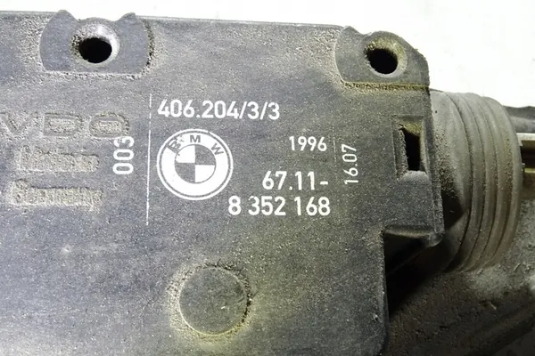 Bränsletankluckmotor BMW 5 (E39) 67118352168 image 3