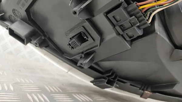 Rechter Voorlicht MERCEDES W169 BIXENON image 10