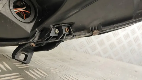 Rechter Voorlicht MERCEDES W169 BIXENON image 9