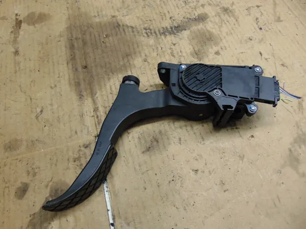 Gasklepppositie sensor VW Polo IV 9N Lift 1.2 image 3