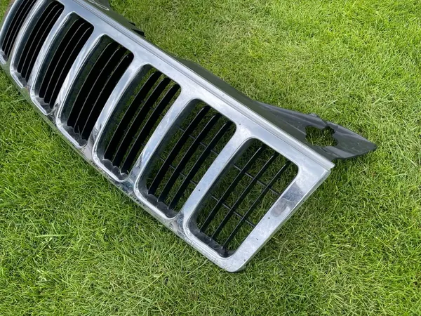 JEEP GRAND CHEROKEE WK Grill 5JF94TRMAE image 3