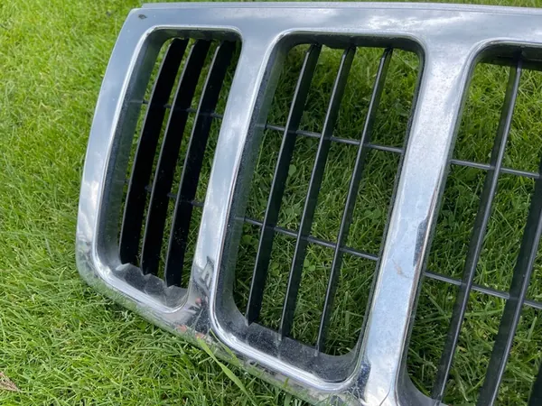 JEEP GRAND CHEROKEE WK Grill 5JF94TRMAE image 9