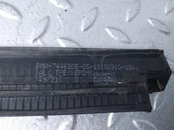 OEM 7446205 Vänster Bakdörrsskyddslist BMW X6 G06 image 5