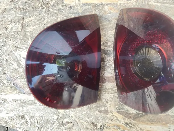 VW GOLF V HB Baklampor Vänster Höger 1K6945093F 1K6945094F image 3