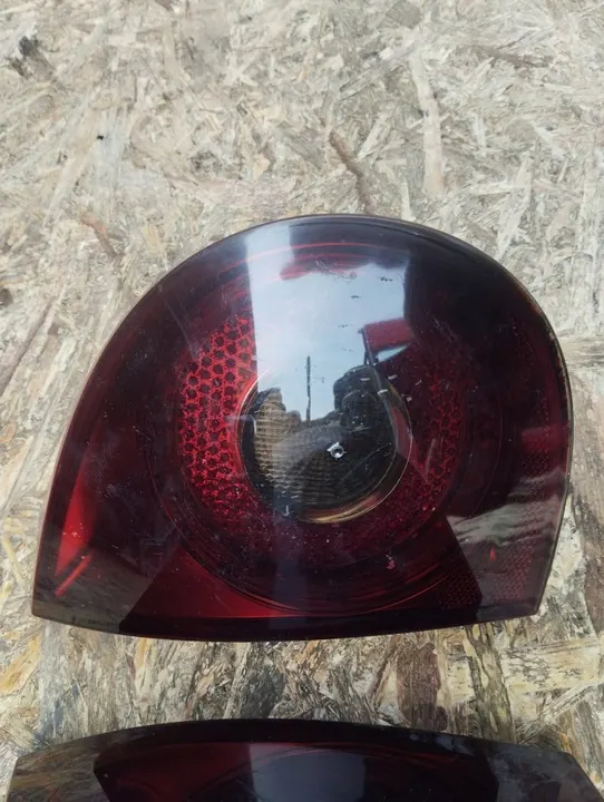 VW GOLF V HB Baklampor Vänster Höger 1K6945093F 1K6945094F image 4