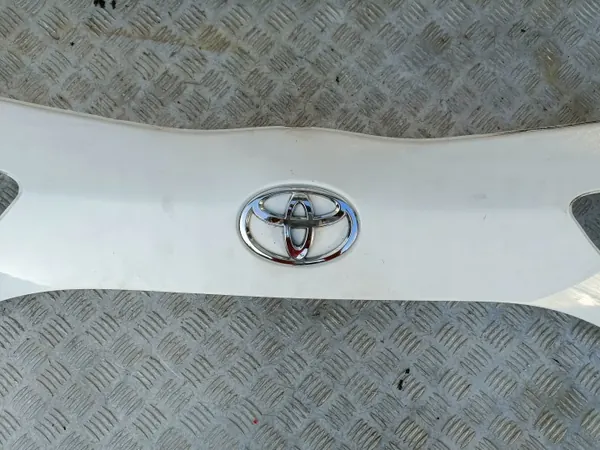 Toyota Yaris III Lift Blend OEM 76801-0DB20/76811-0DA30 image 3