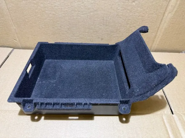 Audi A6 C8 tunnelconsole plank OEM 4K0864981 image 3