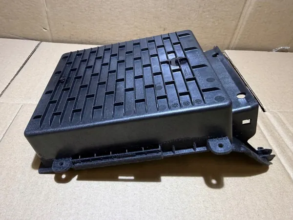 Audi A6 C8 tunnelconsole plank OEM 4K0864981 image 4
