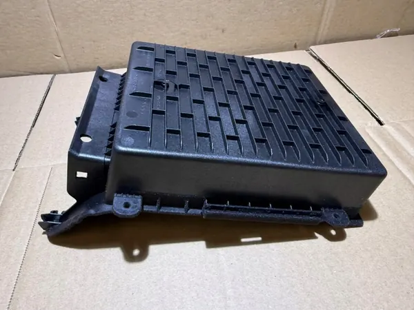 Audi A6 C8 tunnelconsole plank OEM 4K0864981 image 5