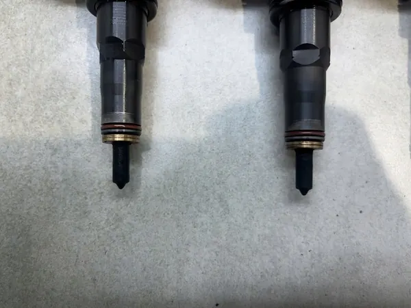 Injetor Audi A4 B6 1.9 TDI 0414720204 038130073Q image 3