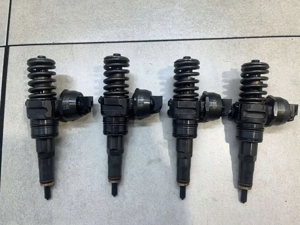 Injetor Audi A4 B6 1.9 TDI 0414720204 038130073Q image 7