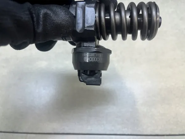 Injetor Audi A4 B6 1.9 TDI 0414720204 038130073Q image 8