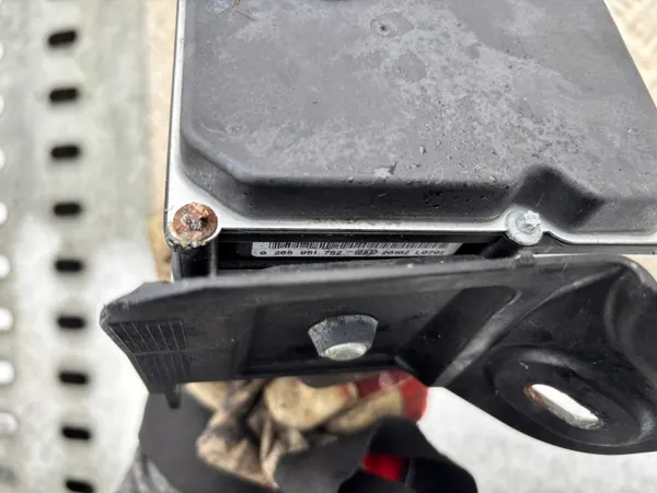 Pompe ABS OEM 0265951752 pour Opel Corsa image 6