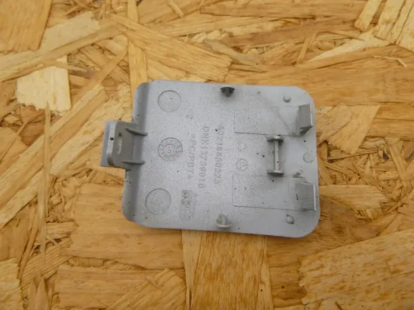 MERCEDES S-KLASSE W221 05-09 BOUCHON DE PARACHOC A2218850223 image 2