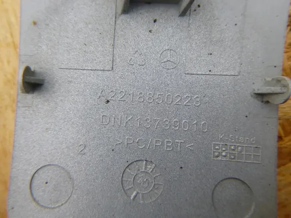 MERCEDES S-KLASSE W221 05-09 BOUCHON DE PARACHOC A2218850223 image 3