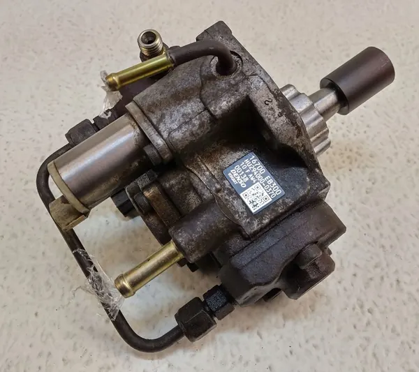 Denso Kraftstoffpumpe Nissan Pathfinder R51 Navara D40 2.5 DCI 16700-EB300 image 6