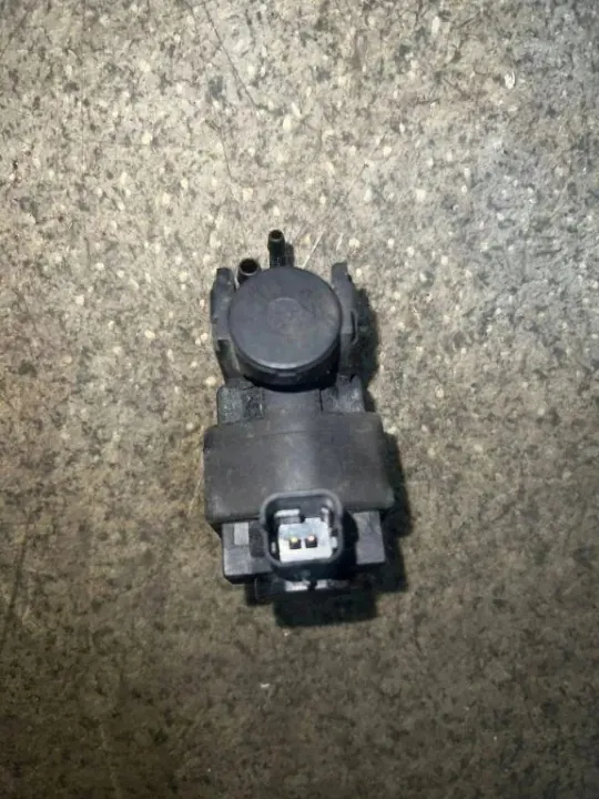 Válvula de vácuo turbo OEM 7599547 para BMW Mini 2013 image 3