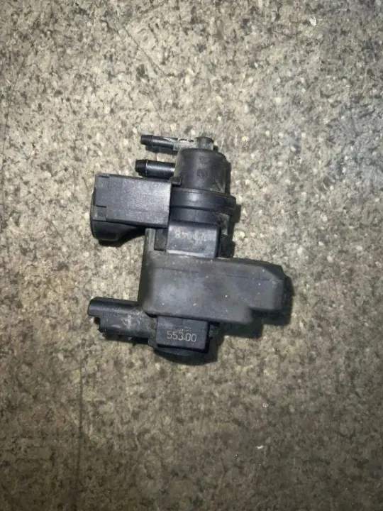 Válvula de vácuo turbo OEM 7599547 para BMW Mini 2013 image 4