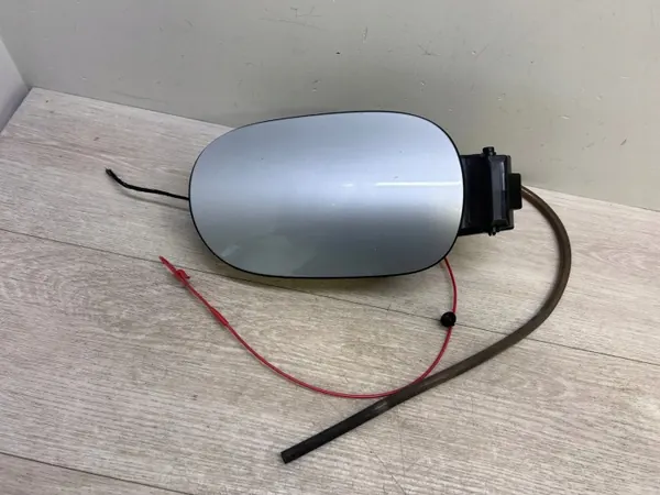 Kraftstoffklappe Porsche Panamera OEM 971809857G - Gebraucht image 2