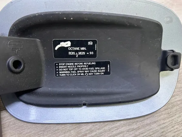 Kraftstoffklappe Porsche Panamera OEM 971809857G - Gebraucht image 10