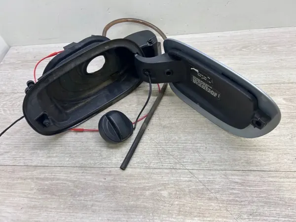 Kraftstoffklappe Porsche Panamera OEM 971809857G - Gebraucht image 7