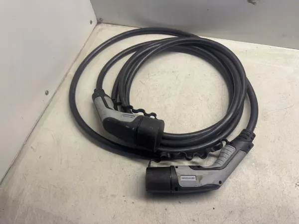 Toyota EV-T2G3PC-3AC32A Ladekabel - Gebraucht image 2