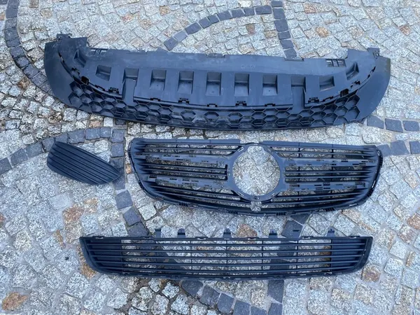 Grille de pare-chocs avant gauche Mercedes 447 Vito OEM 4478840074 image 2