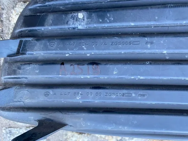 Grille de pare-chocs avant gauche Mercedes 447 Vito OEM 4478840074 image 9