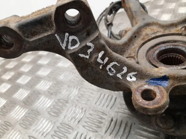 Pyöränlaakerin Kotelo OEM 3L0GH Etu Nissan NV200 image 4