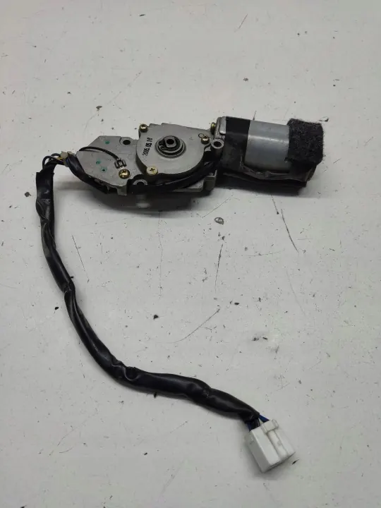 Hyundai Santa Fe 2005 schuifdakmotor OEM AAA41481 image 2