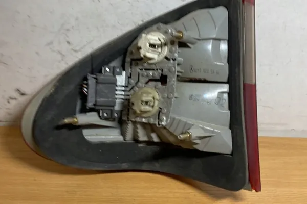 Rechter Achterlicht MERCEDES-BENZ E (W210) A2108205464 image 3