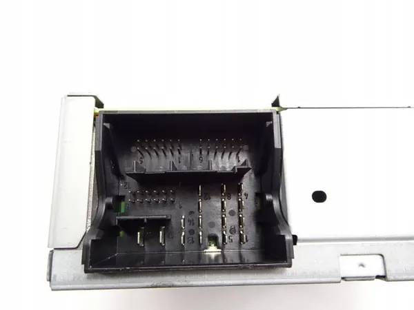 Changer CD/DVD d'occasion OEM EA0300016A pour VW Passat B8 image 7