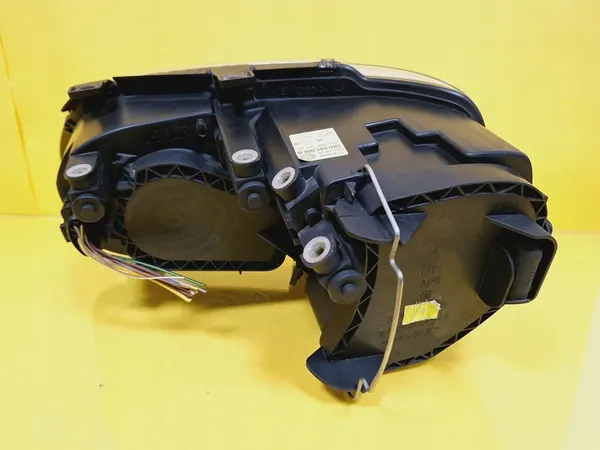 Oikea Etuvalaisin VW Touran I 2K0941006B image 8