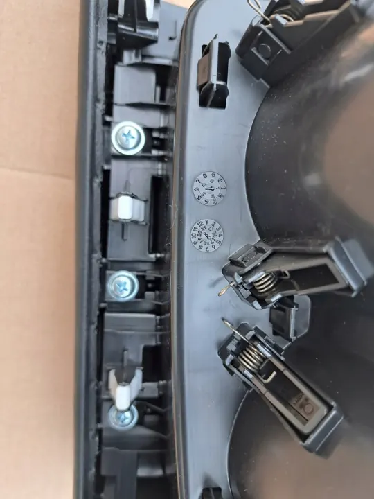 Handskfack Mazda 6 OEM GML860477 - Begagnat skick image 4