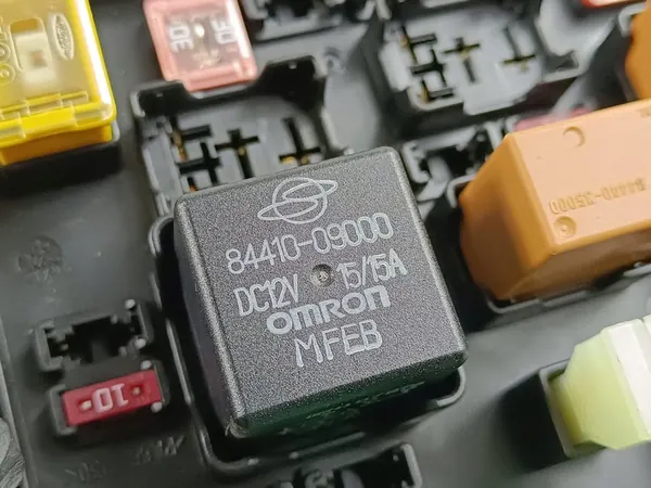 Caixa de fusíveis completa SsangYong Rexton 2017 8441009000 image 6