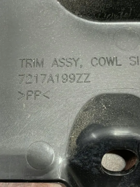 OEM 7217A199ZZ Etuoven kynnyssuoja Mitsubishi Outlander image 6