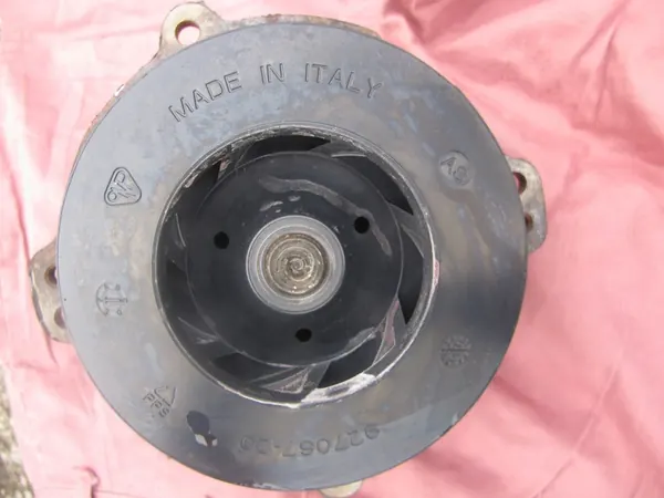 Bomba de água IVECO STRALIS EURO 6 CURSOR 11 image 2