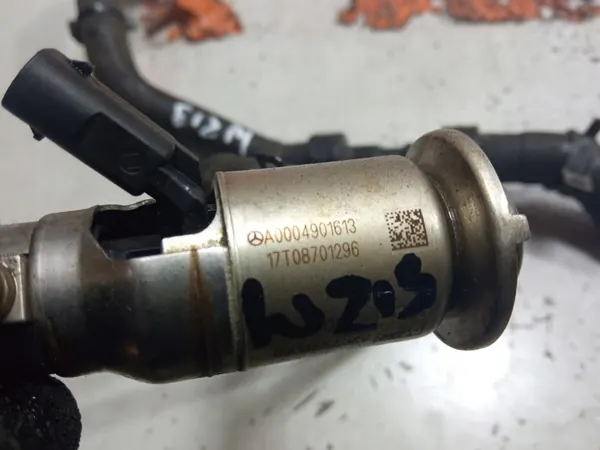 MERCEDES W213 INJETOR ADBLUE 2.0 CDI A0004901613 image 2