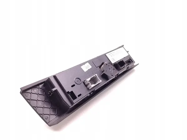 BMW E91 FL Luchtventilatiepaneel 9199260 image 4