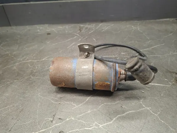 OEM 0221118005 Sytytyspalikka Mercedes W116 image 2