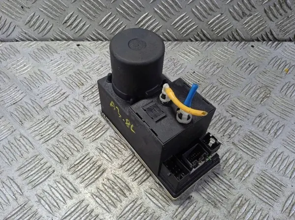 Centrale vergrendelingspomp OEM 8L0862257E voor Audi A3 8L image 2