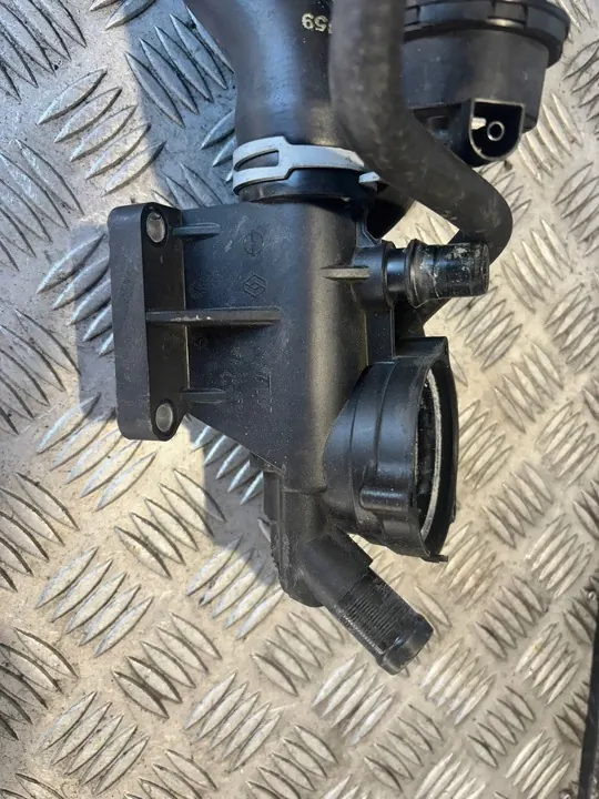 Carcasa de termostato Renault Nissan 1.6 DCI image 2