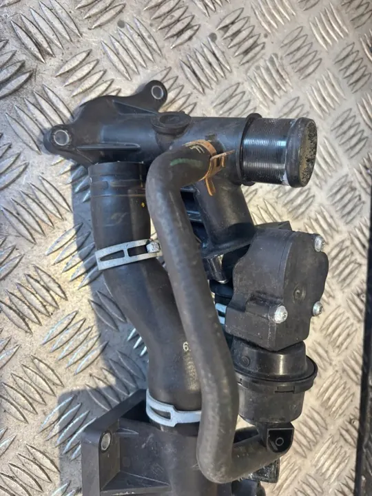 Carcasa de termostato Renault Nissan 1.6 DCI image 3