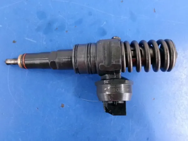 OEM 038130073BJ ruiskutuspumppu Skoda Superbille image 2
