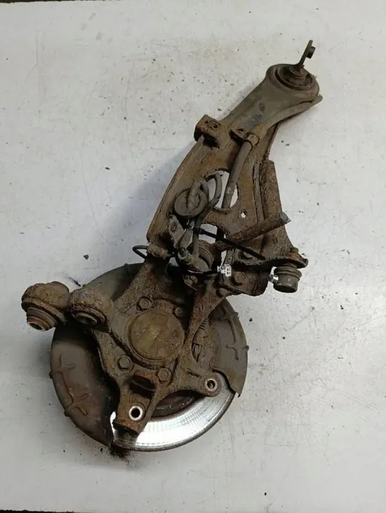 OEM 521AW58F4 Taka-Oikea Pyörännapa Hyundai i30 image 3
