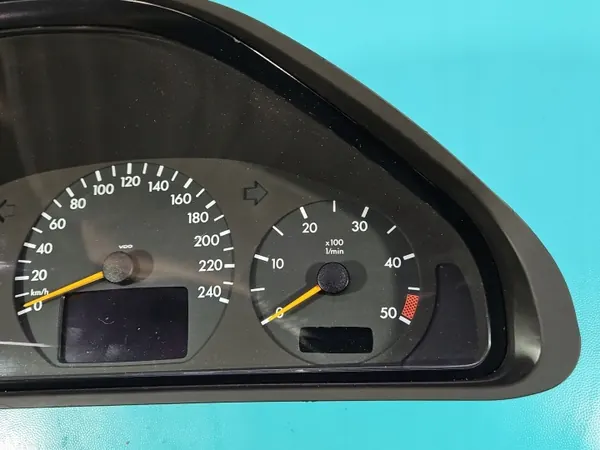 Snelheidsmeter Mercedes W210 2.2 CDI 88311281 image 3